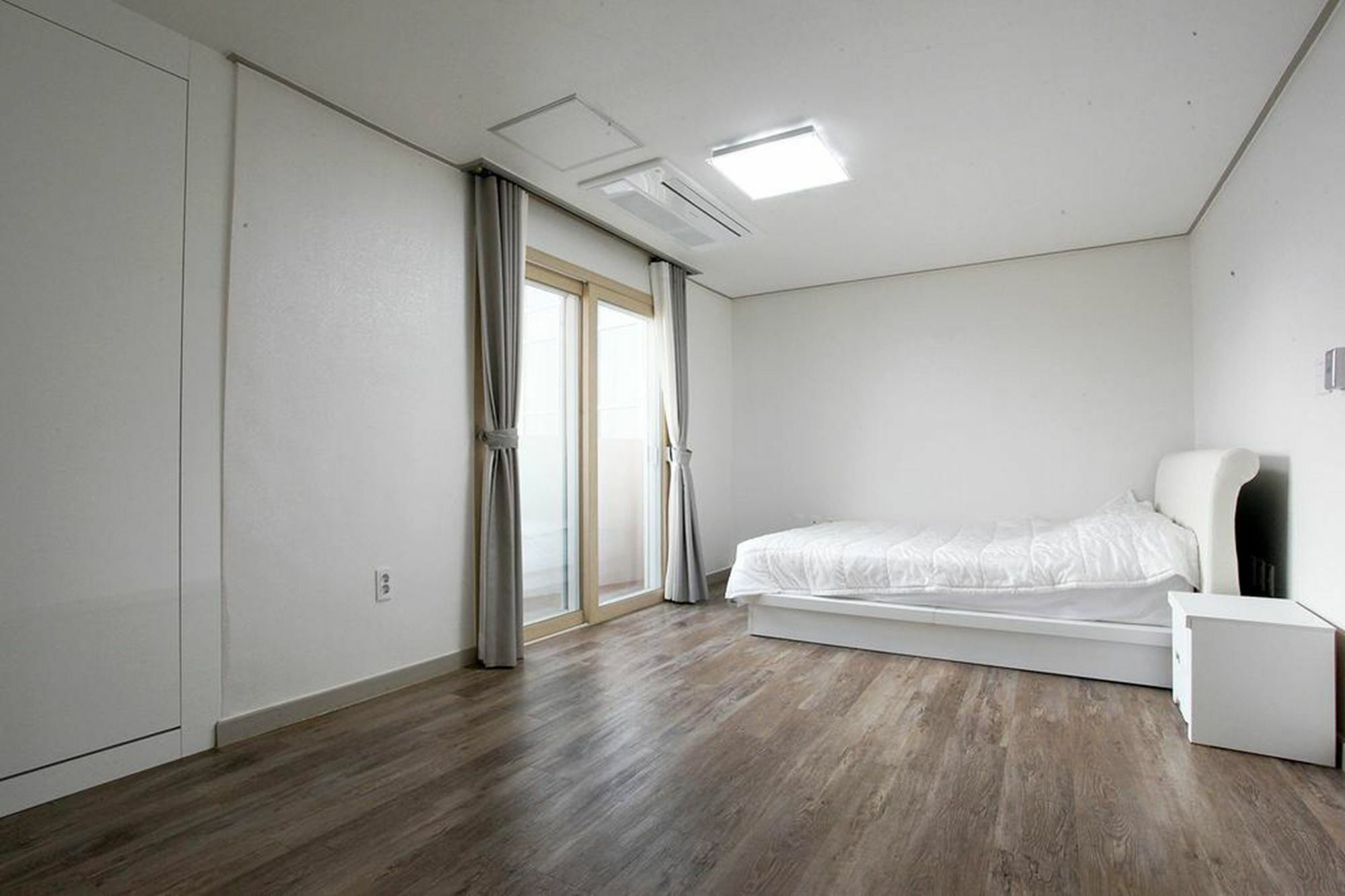Poem House Aparthotel Jeju Exterior photo